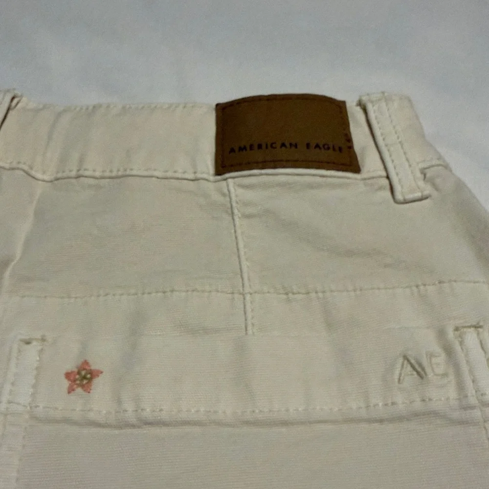 American Eagle Outfitters Cream Highest Rise 90’s Boyfriend Short